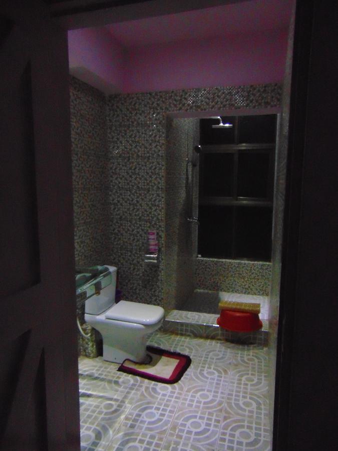 Brisk Hotel Triangle Njeru Ngoại thất bức ảnh