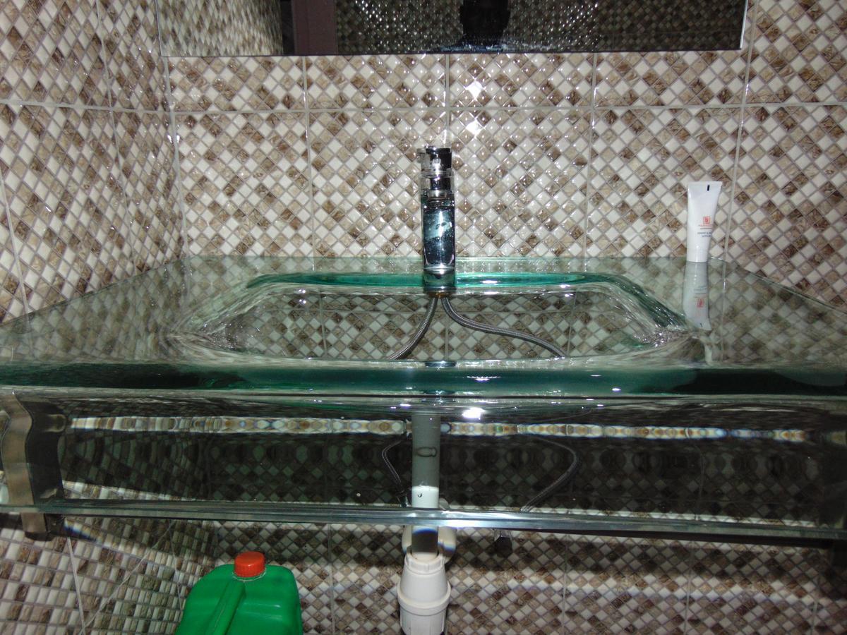 Brisk Hotel Triangle Njeru Ngoại thất bức ảnh